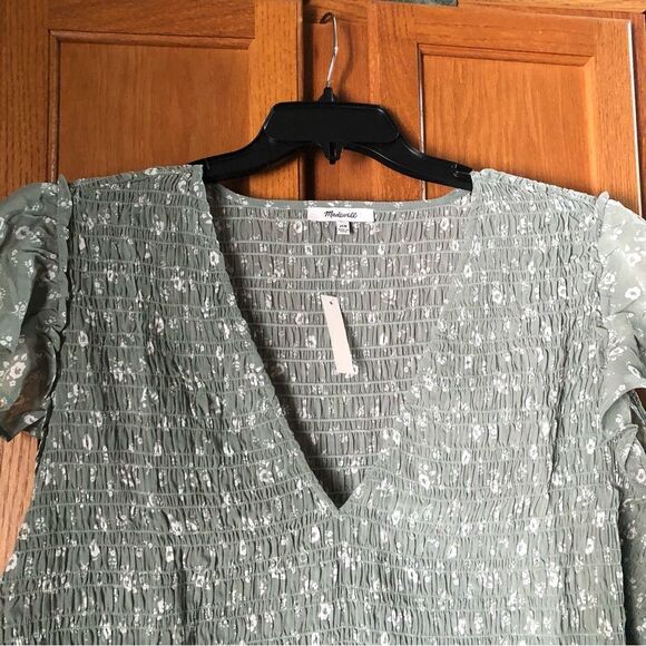 MADEWELL V-Neck Cottage Garden Smocked Lucie Top Green - 26W - Picture 5 of 16